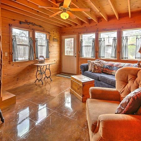 Ark Bunkhouse Fredericksburg Hideaway With Hot Tub Villa Exterior photo