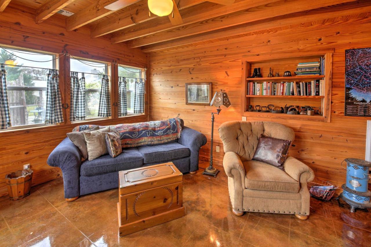 Ark Bunkhouse Fredericksburg Hideaway With Hot Tub Villa Exterior photo