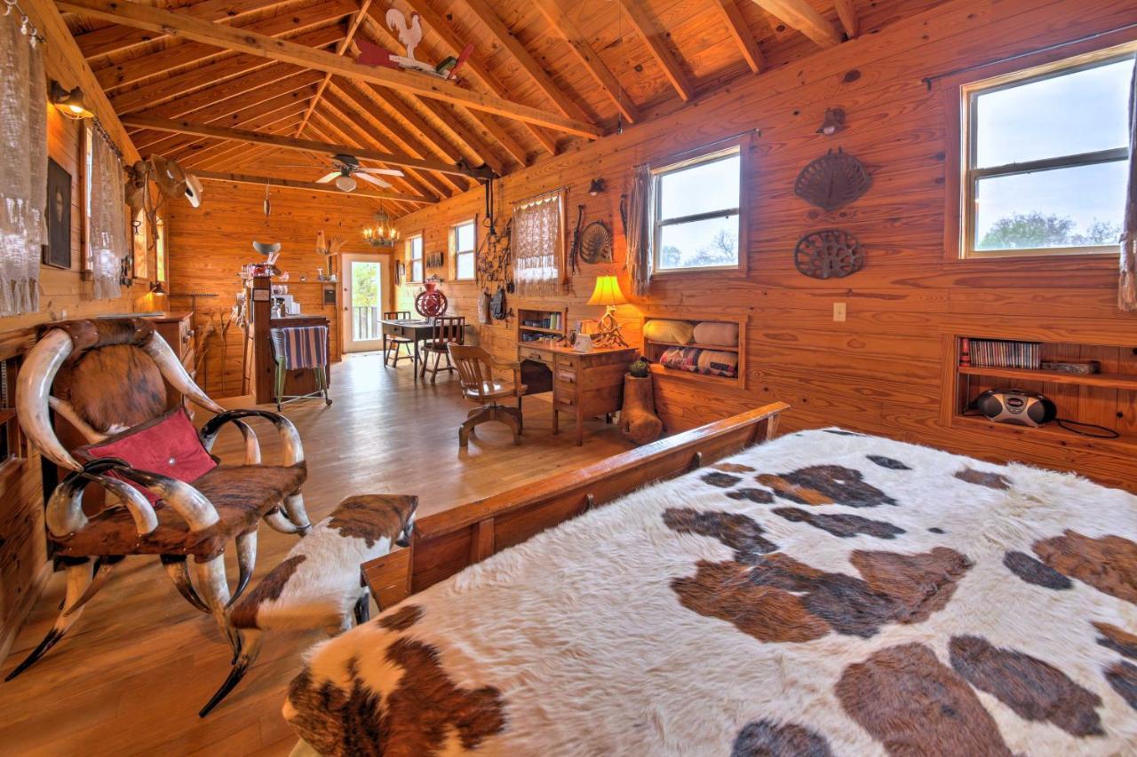 Ark Bunkhouse Fredericksburg Hideaway With Hot Tub Villa Exterior photo